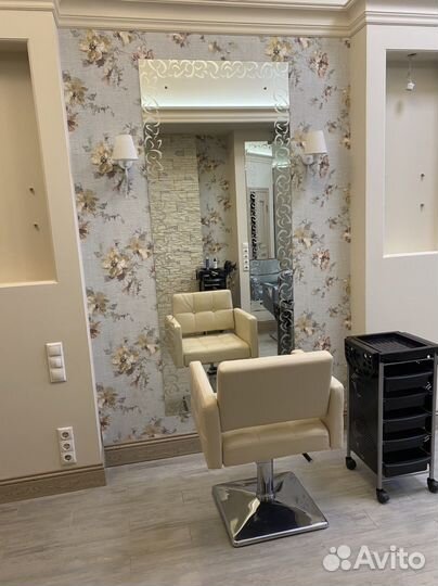 Сдам в аренду парикмахерское кресло
