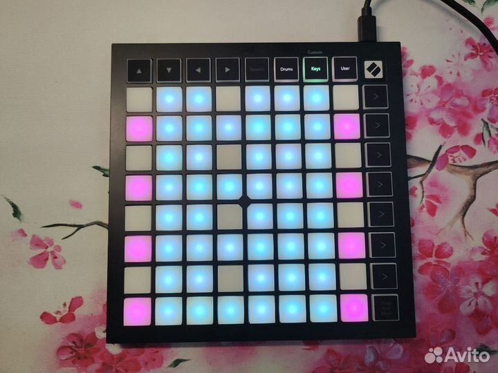 Midi-контроллер Novation Launchpad Mini Mk3