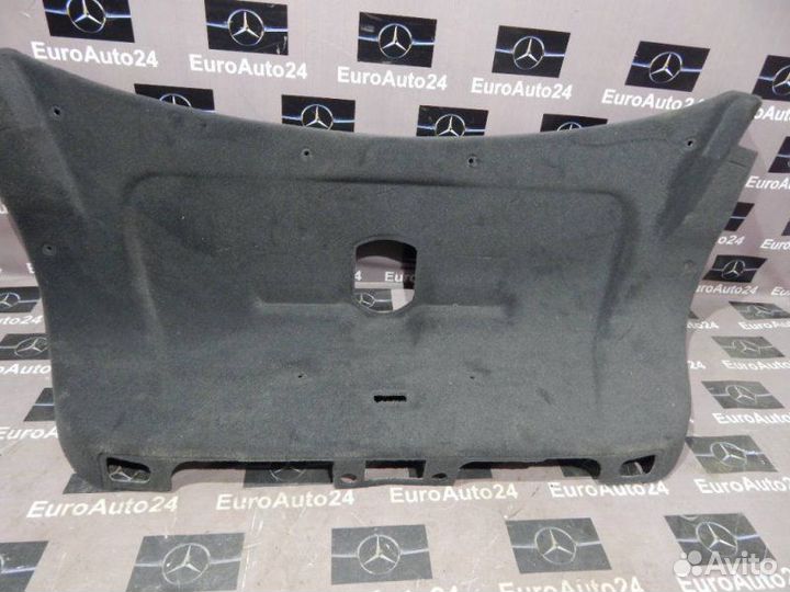 Обшивка крышки багажника Mercedes-Benz E-Class