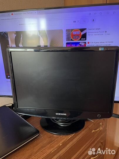 Монитор Samsung