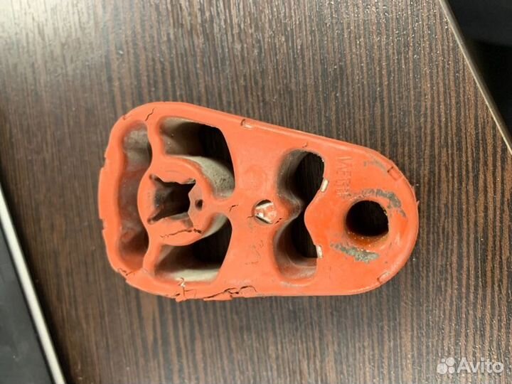 Подвес глушителя Bmw X6M E71 S63B44A 2009