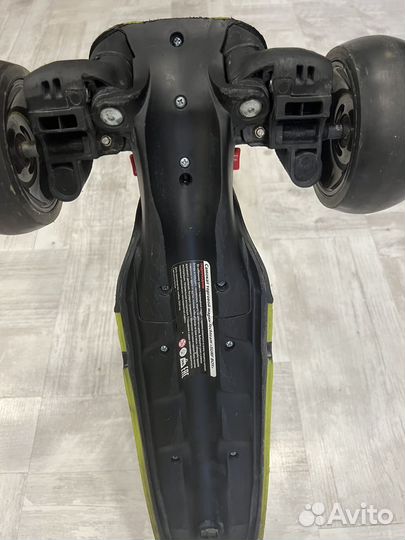 Самокат трехколесный