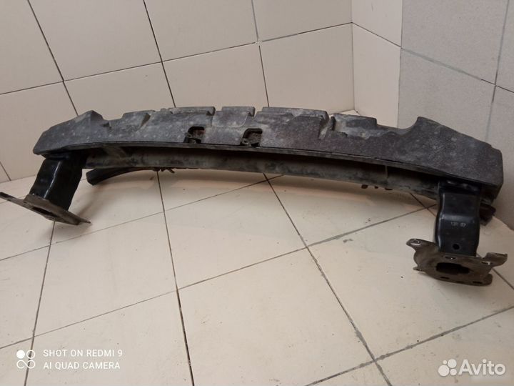 Усилитель бампера передний Volkswagen Passat B6