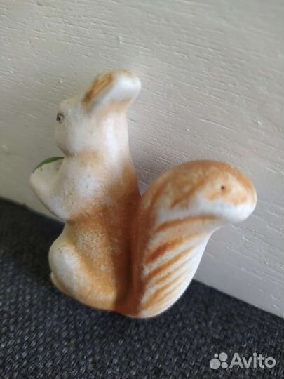 Бисквитный фарфор белочка