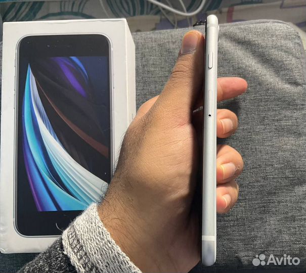 iPhone SE (2020), 128 ГБ