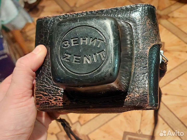 Плёночный фотоаппарат Зенит