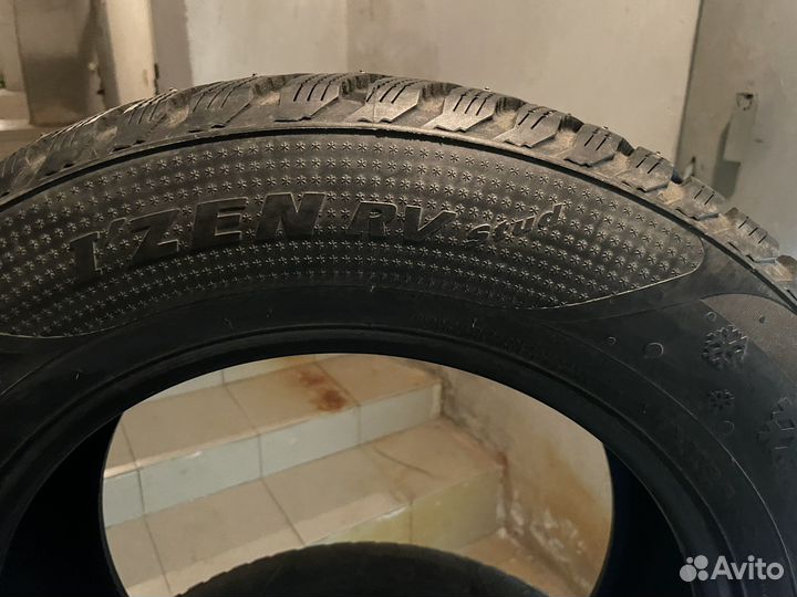 Kumho I'Zen RV Stud KC16 225/65 R17 106T