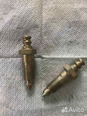 Штуцер прокачки тормозов М12