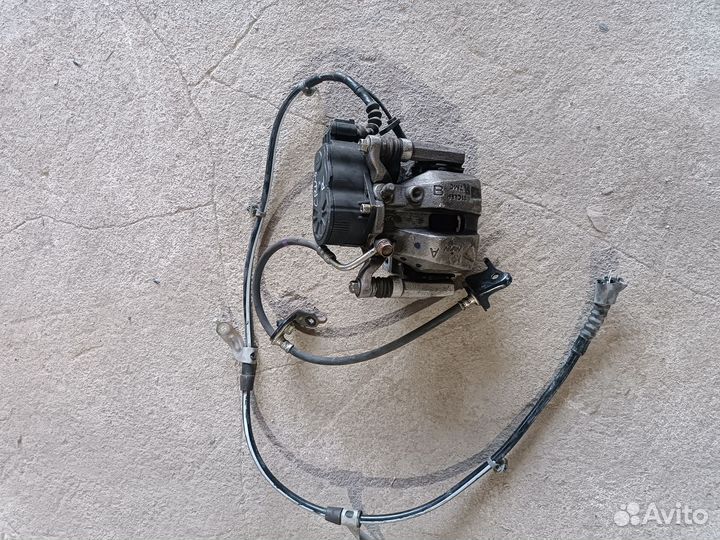 Суппорт задний правый Honda CRV-5.Оригинал