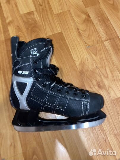 Коньки хоккейные 40 размер