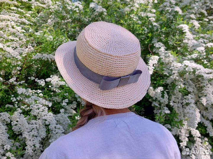 Шляпка канотье из рафии