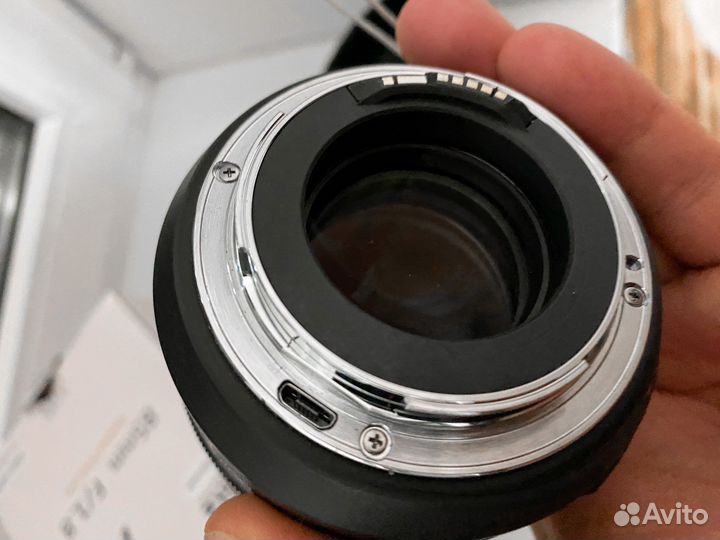 Объектив meike 85mm 1.8 EF canon