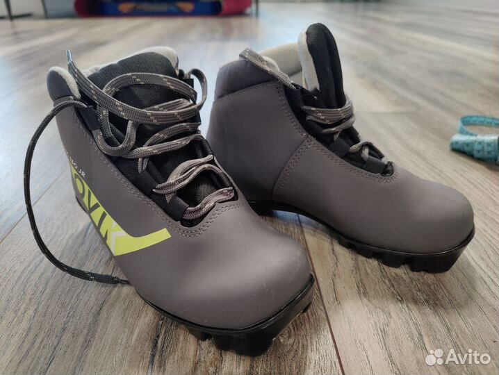 Лыжные ботинки детские 32р