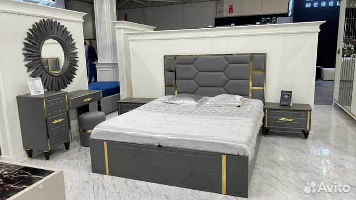 Спальные гарнитуры