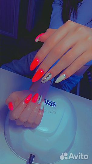 Наращивание ресниц и ногтей