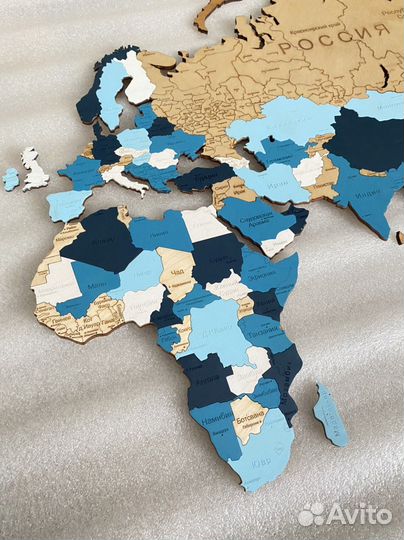 Карта мира из дерева