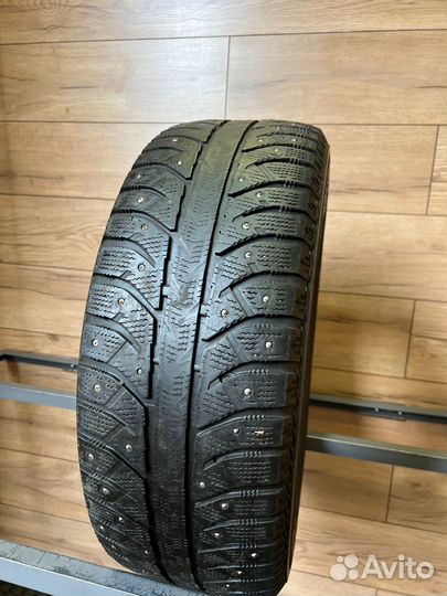 Bridgestone Ice Cruiser 7000 215/60 R16