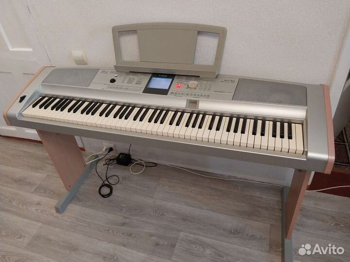 Yamaha DGX 505 Portable grand