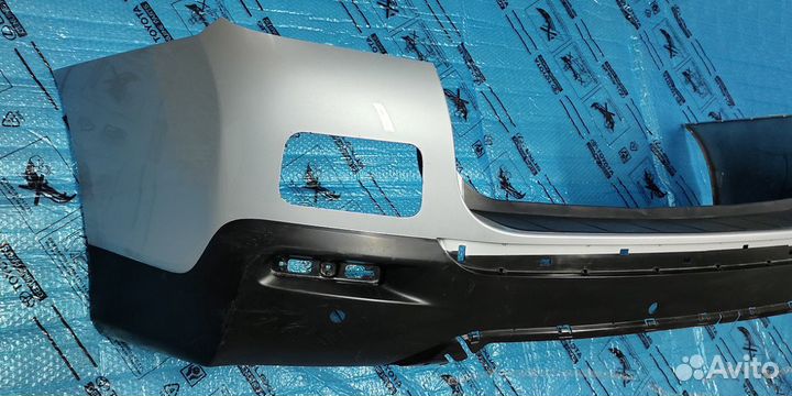 Задний бампер Тойота Хайлендер серебро 2010-2013