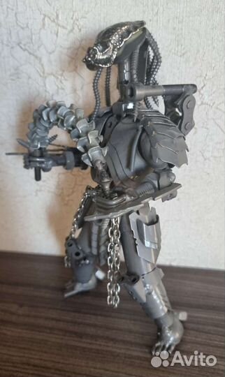 Хищник фигурка