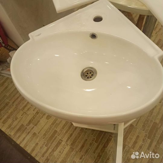 Раковина, с тумбой, для ванны, с зеркалом