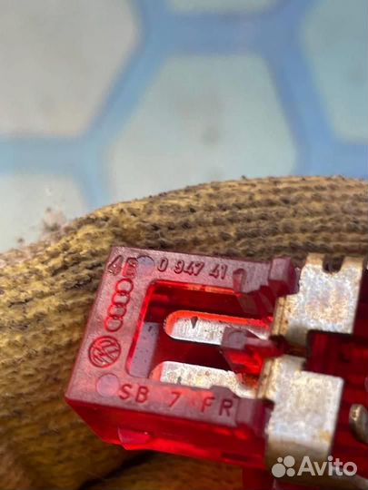 Плафон освещения салона 4B0947415