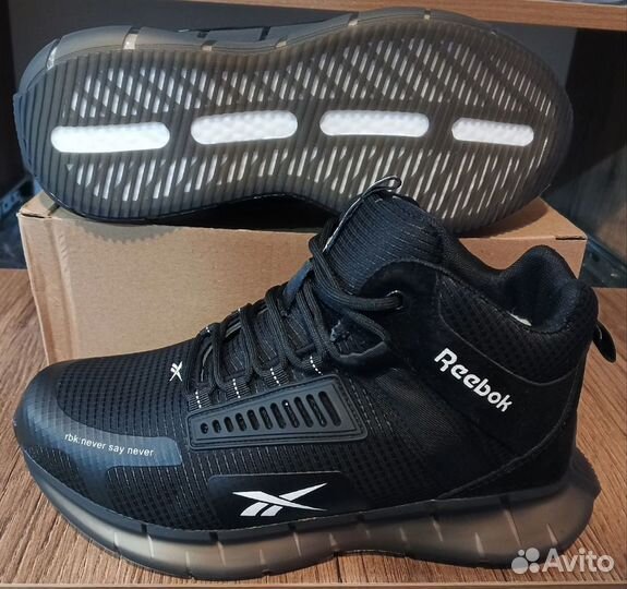 Кроссовки Reebok зимние новые