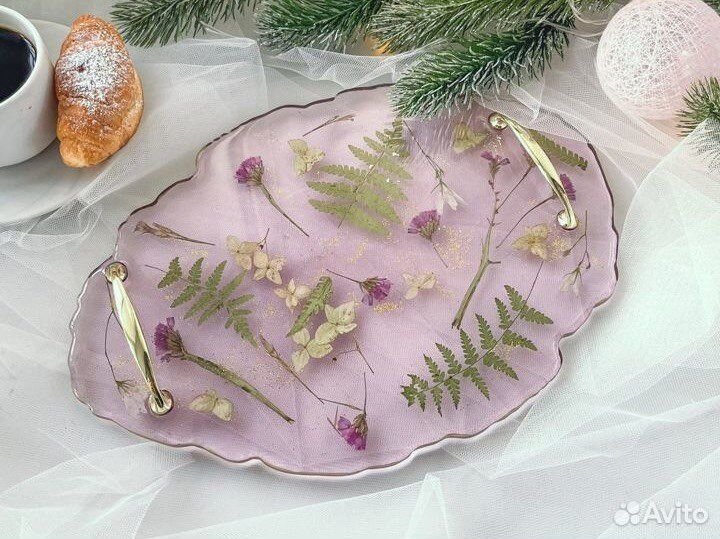 Поднос с цветами из эпоксидной смолы