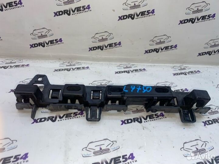 Кронштейн порога левый Bmw 520D G30 B47D20A 2017