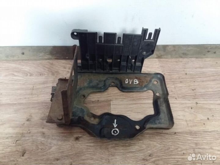 Крепление акб (корпус/подставка) Opel Vectra B 99