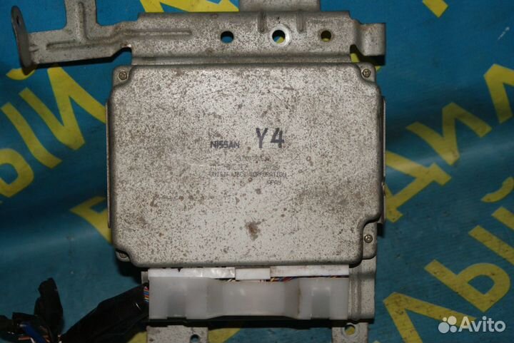 Блок управления двигателем Nissan Cube