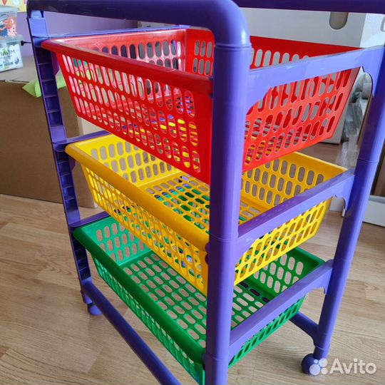 Для хранения стеллаж этажерка