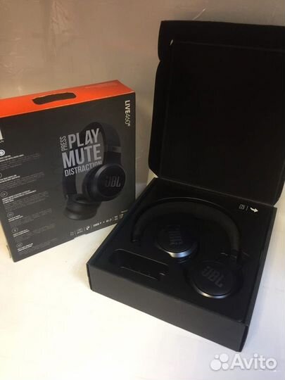 Беспроводные наушники JBL Live 460NC, черный