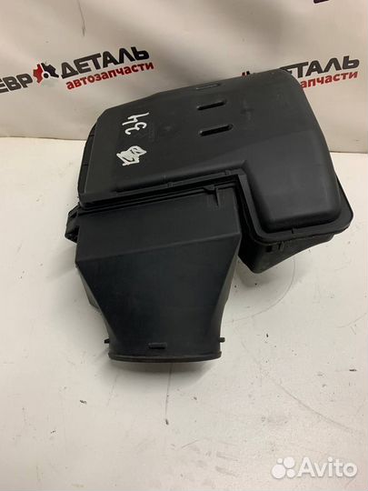 Корпус воздушного фильтра Renault Duster