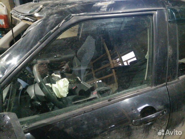 Стекло двери переднее левое Suzuki Swift хэтчбек 5