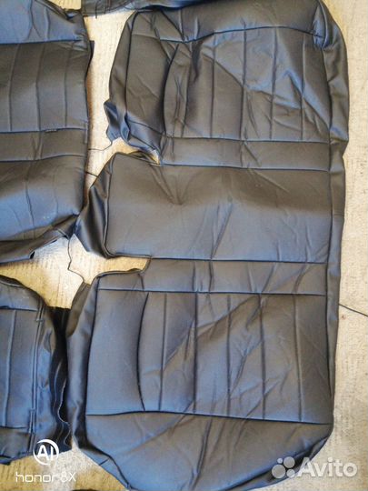 Автомобильные чехлы из экокожи