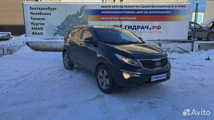 Стекло двери задней левой Kia Sportage (SL) 834113