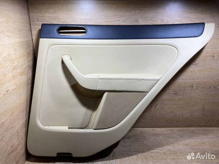 Обшивка задняя правая Volkswagen Golf Plus 79150