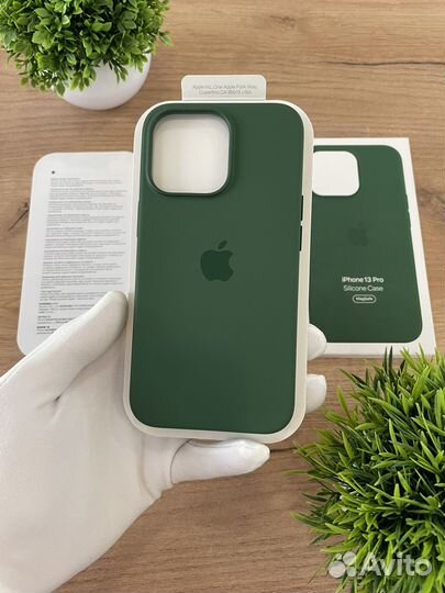 Чехол на iPhone 13 Pro/ 13 Pro Max Silicon Case