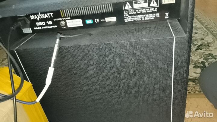 Басовый комбоусилитель