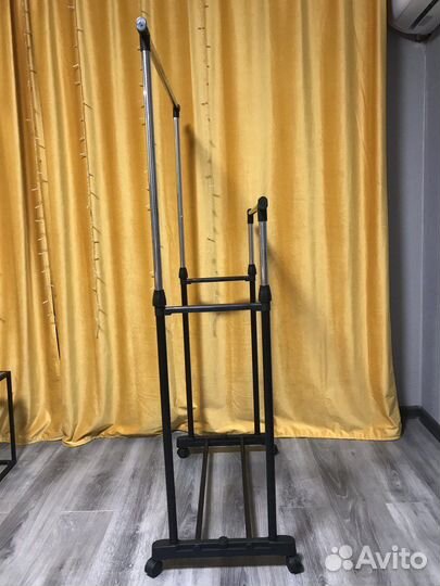 Вешалка для одежды напольная