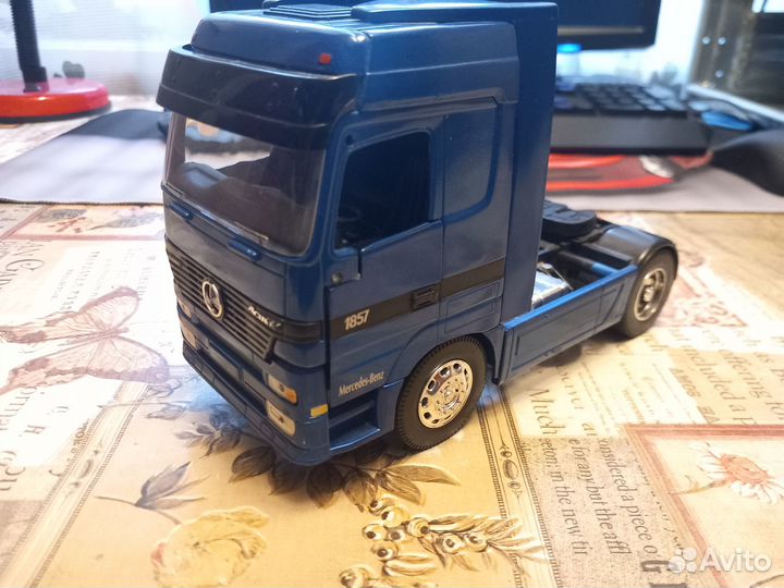 Mersedes Benz Actros 1/32