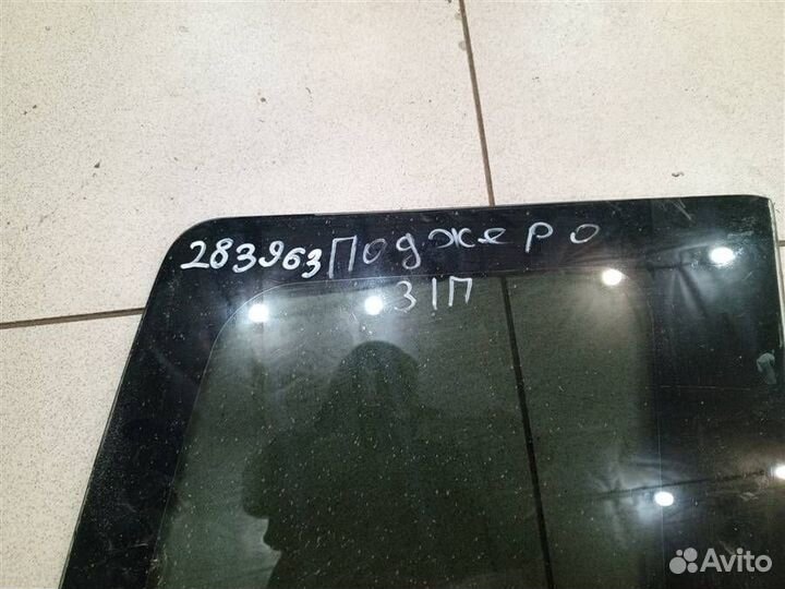 Стекло кузовное глухое правое Mitsubishi Pajero i