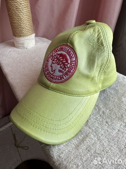 Кепка кожаная женская