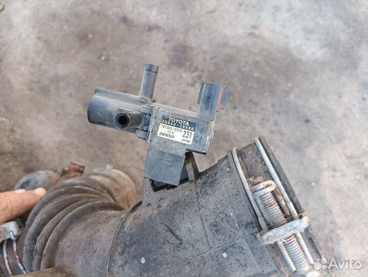 Воздушный патрубок Toyota Camry ACV30