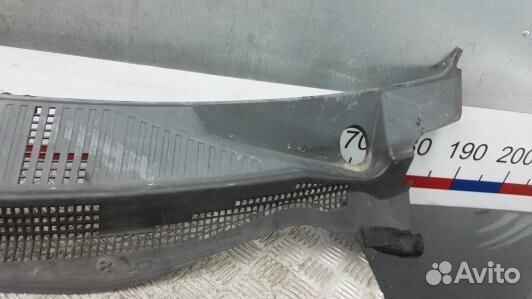 Накладка декоративная (жабо, дождевик) dodge calib