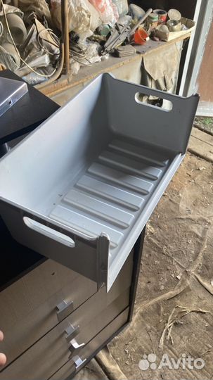 Ящики,отсеки,ледница в холодильник indezit