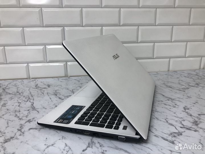 Asus X501U/AMD E2-1800 APU/RAM 4gb/SSD128gb