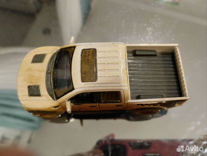Моделька машины Ford Raptor грязного типа