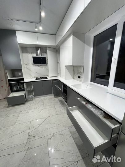 Кухня на заказ Столешница из камня